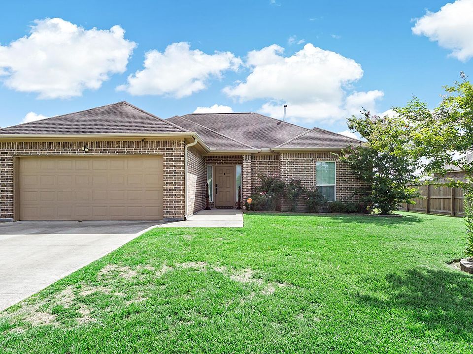 1st image of 1105 Cypress Wood Dr