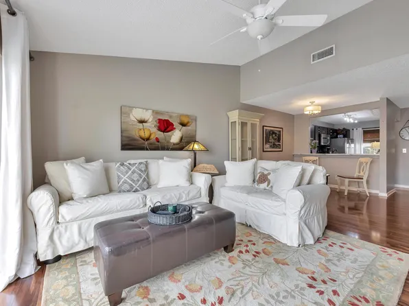 112 Oakwood Drive, Jupiter, FL 33458