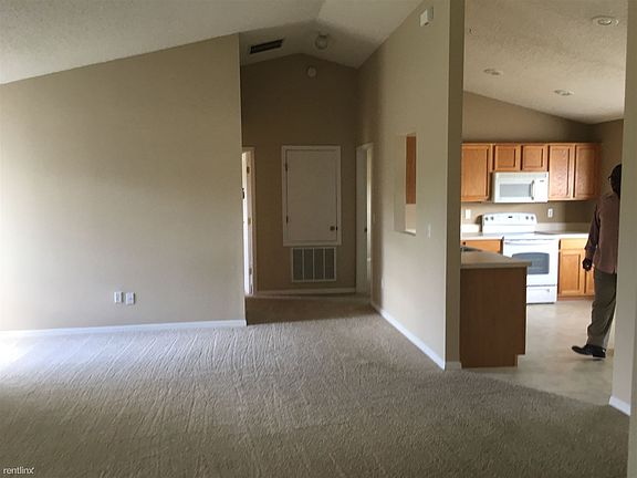 5th image of 1737 Manchurian St