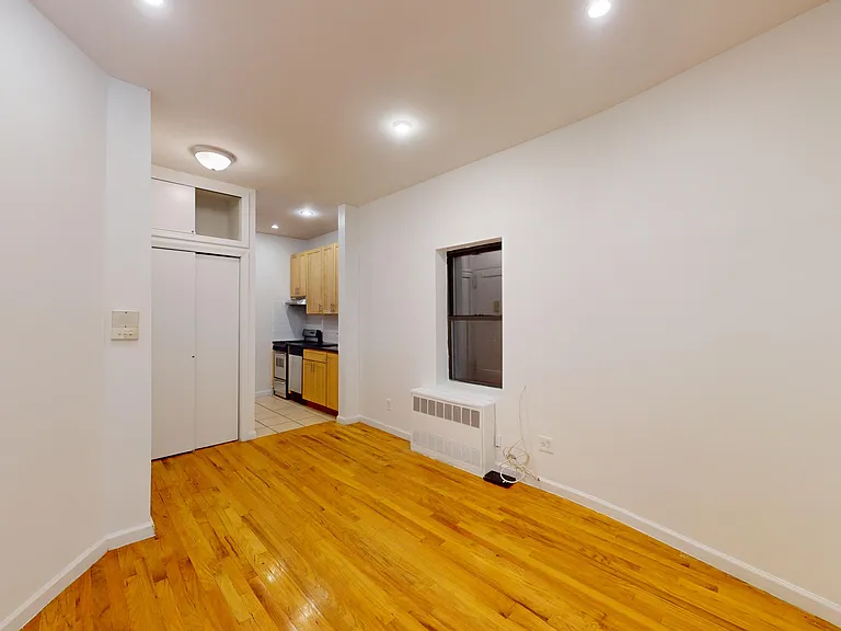 500 E 76th St #5FS — Photo 1