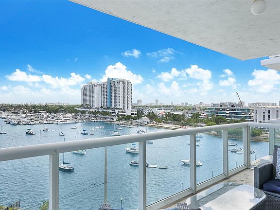 2nd image of 10 Venetian Way APT 902