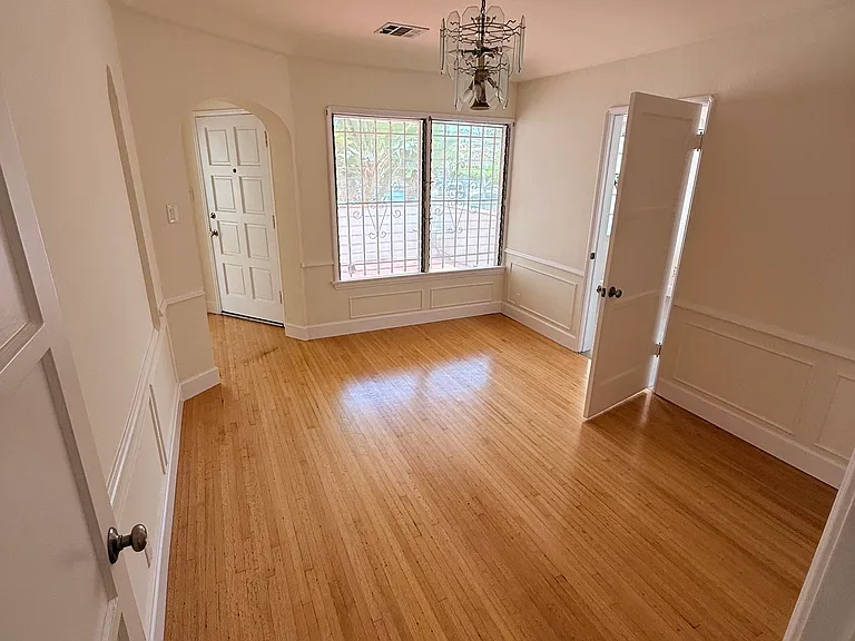1911 S Corning St — Photo 16