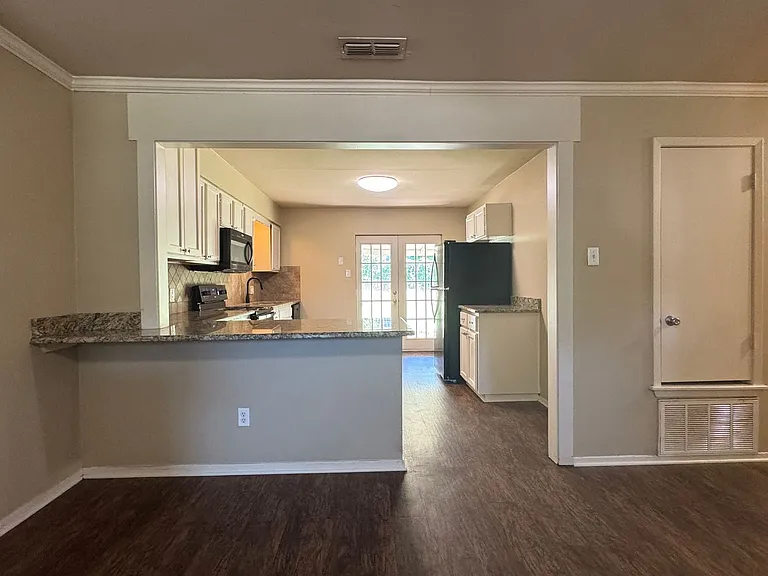 8414 Cambridge Rd #C06 — Photo 8