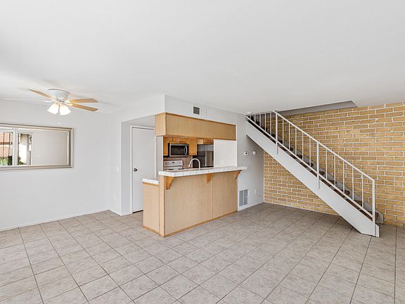 3rd image of 72745 Willow St Unit 2