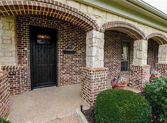2nd image of 604 Birchwood Ln