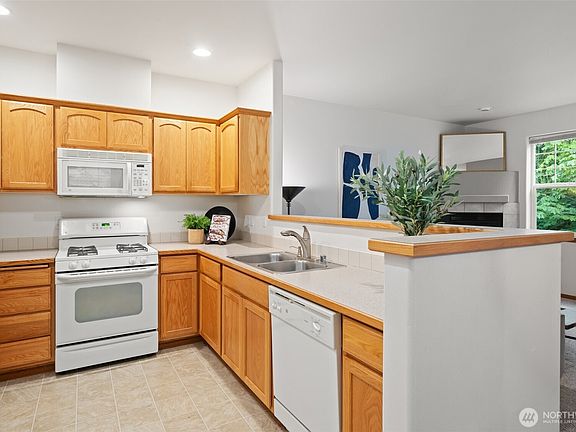 5th image of 10533 NE Kingston Meadows Circle