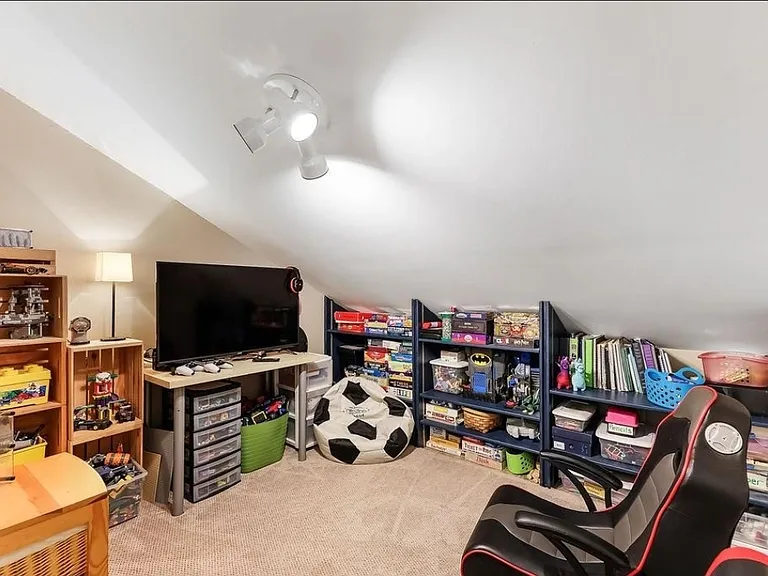 233 Shady Ln — Photo 34