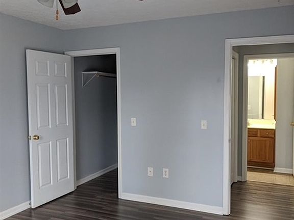 3rd image of 105 Lakeview Dr