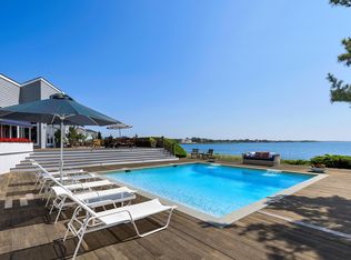 10 Bobwhite Ln, Remsenburg, NY 11960