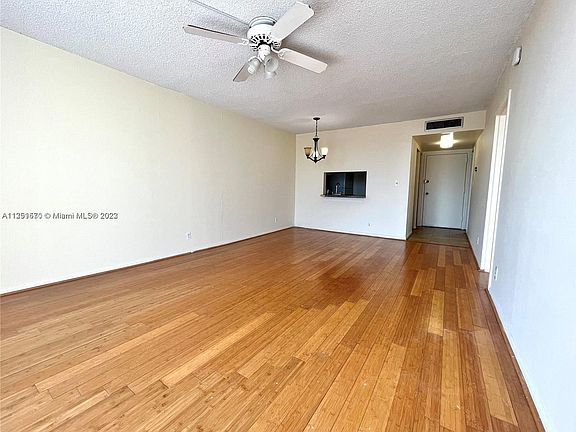 2nd image of 2935 NE 163rd St APT 6F