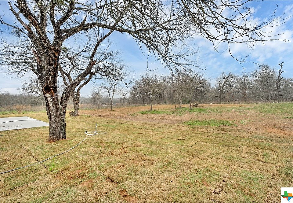 1060 County Road 429, Stockdale, TX 78160 Zillow
