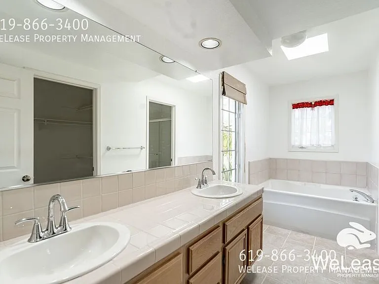 2938 Luciernaga St #B — Photo 16