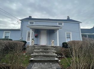 608 Roman Ave, Westbury, NY 11590