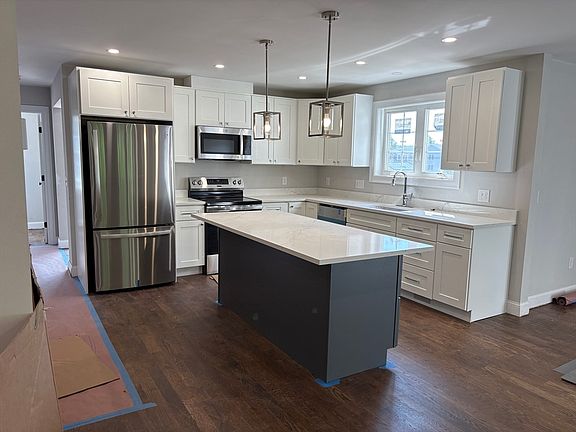 3rd image of 31 Danielles Way