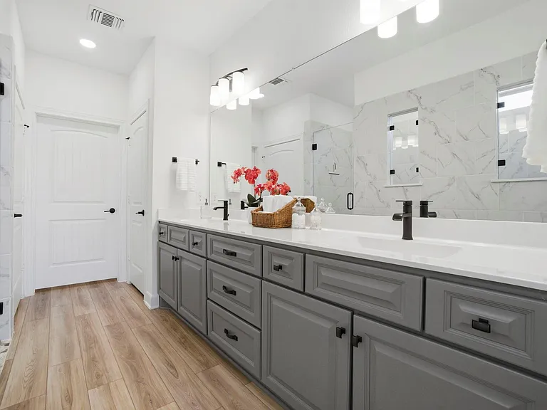 9727 Rockwell Dr — Photo 27
