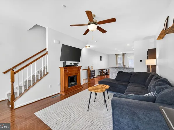 643 Ravenwood Dr, Glen Burnie, MD 21060