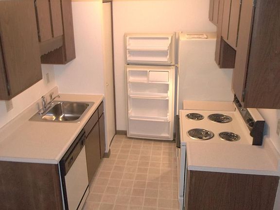 5th image of 450 Old Orchard Dr APT 5
