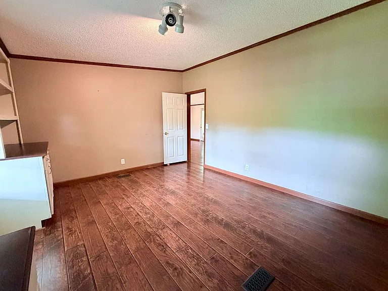 3081 Highway 81 S — Photo 18