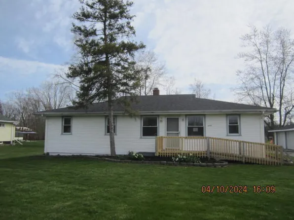 2325 Carleton West Rd, Carleton, MI 48117