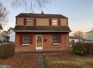 2302 Mole Rd, Secane, PA 19018