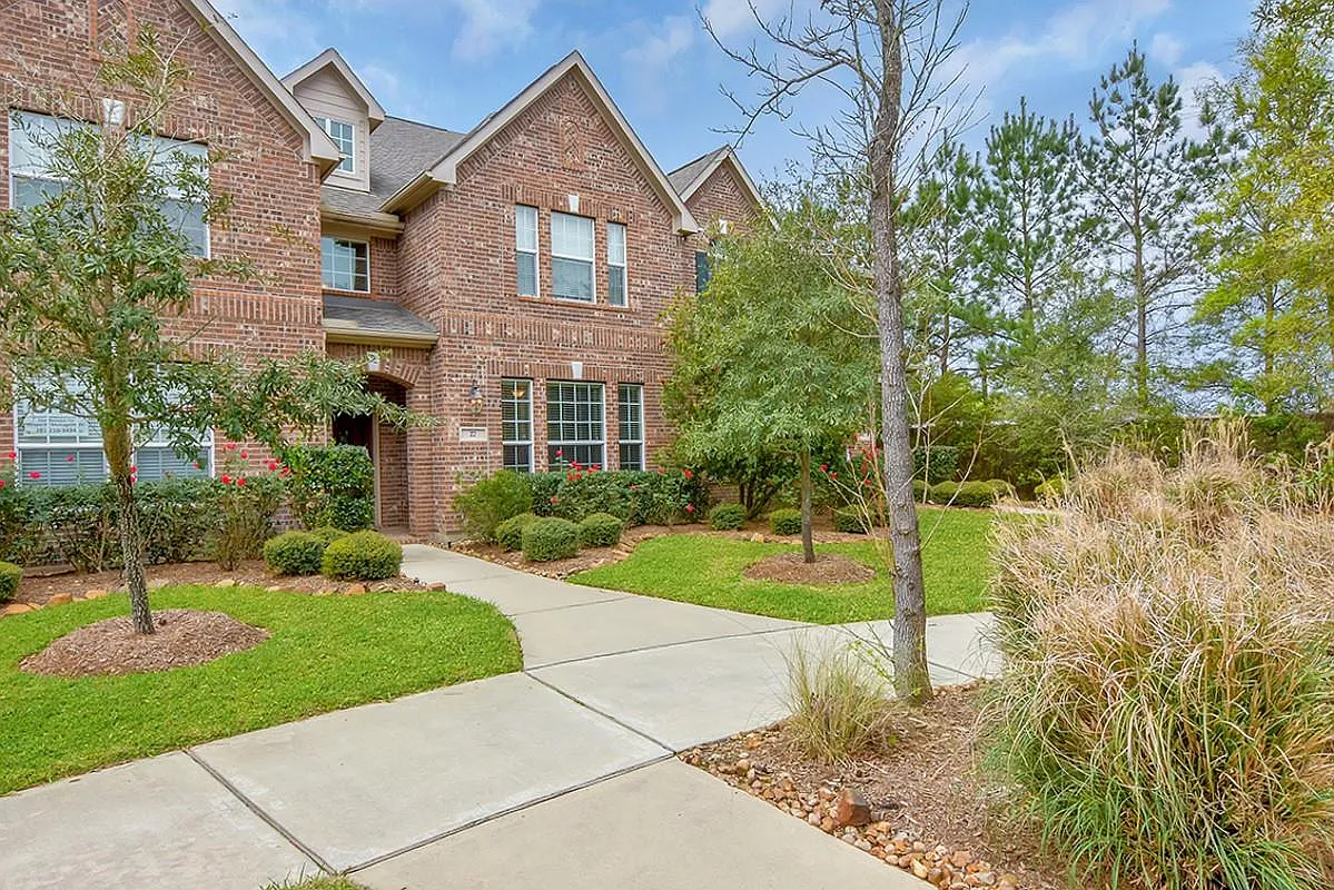 3 bed, 2.5 bath, 1778 sqft, $2,900 — Photo 2