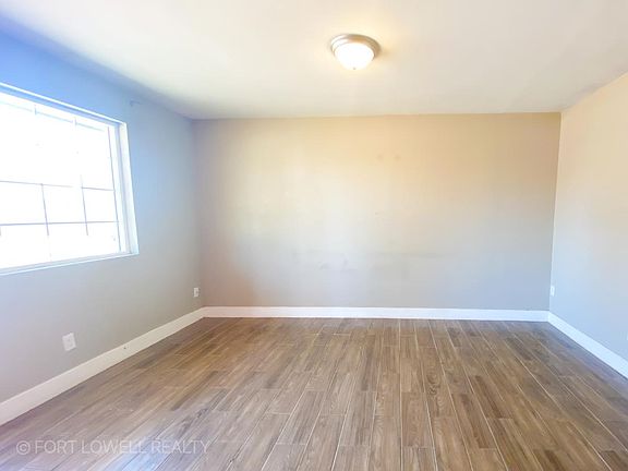 3rd image of 2749 W Tuckey Ln APT 1-4