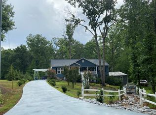 228 Garden Lakes Dr, Blacksburg, SC 29702