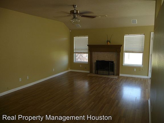 4th image of 13606 Country Pine Ct