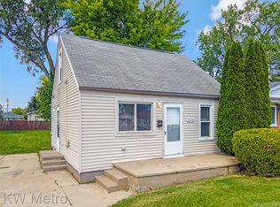 25335 Pinehurst St, Roseville, MI 48066