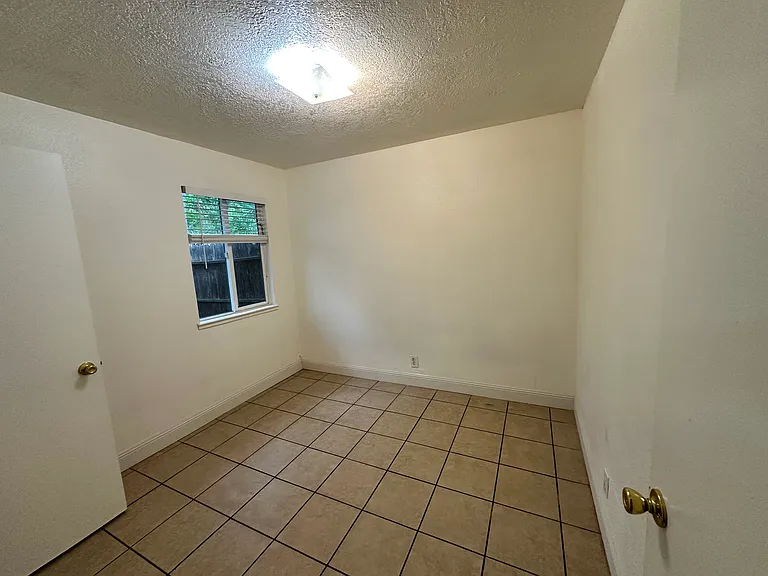 2129 S Union St #2129 — Photo 7