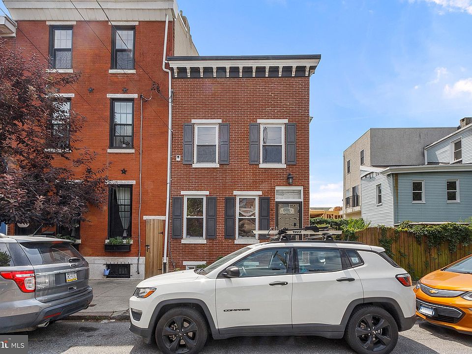 1st image of 410 E Wildey St