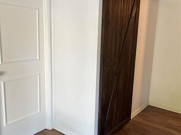 3rd image of 615 Millstone Dr