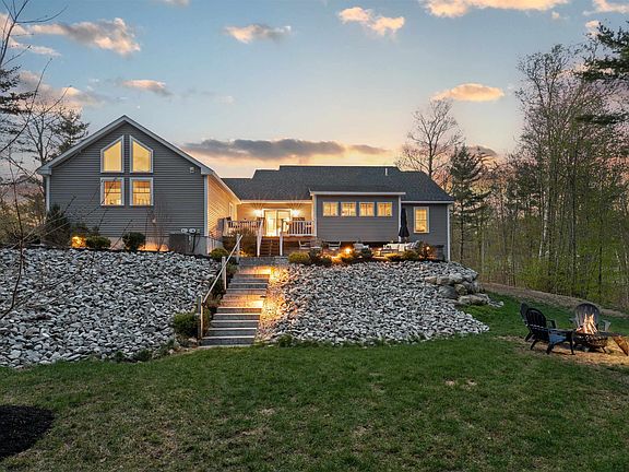 3rd image of 511 Grandview Road