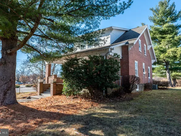 1037 N Valley Forge Rd, Norristown, PA 19403
