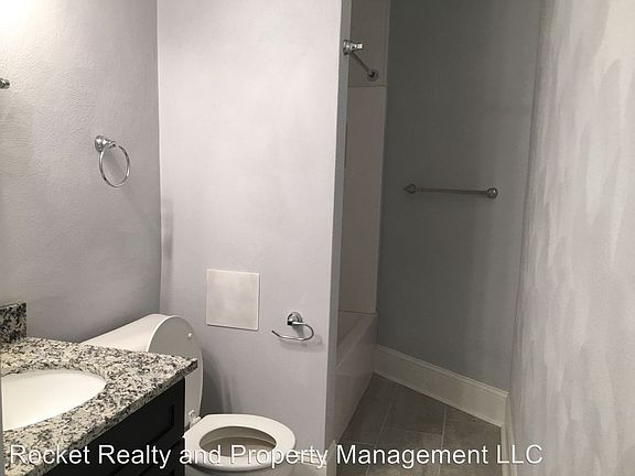 5th image of 115 S Main St APT 111