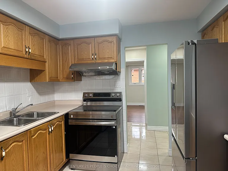 7490 Middleshire Dr — Photo 13