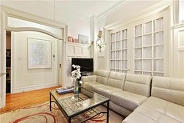 Rented by Raz Realty | media 9