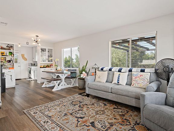 4th image of 350 Rosario Dr