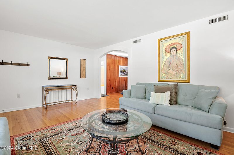 5th image of 14 Crommelin Drive