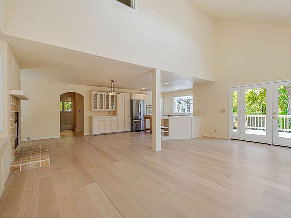 6-web-or-mls-2715-warren-st_08132025