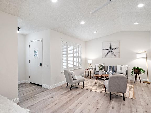 4th image of 425 Avenida Arboles
