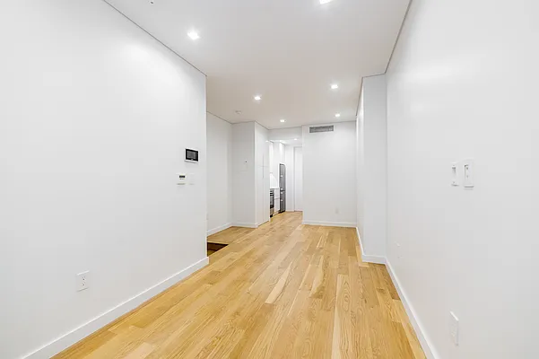 Rented by REAL New York | media 10