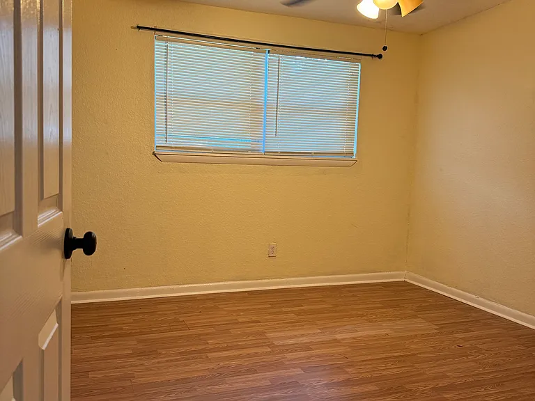 9410 Gilchrist Ct — Photo 9