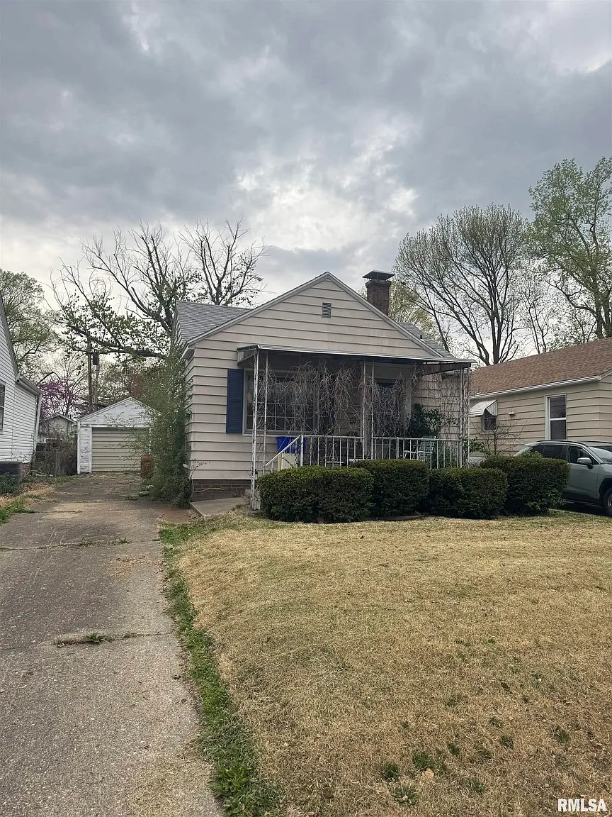 2329 S 8th St photo 1
