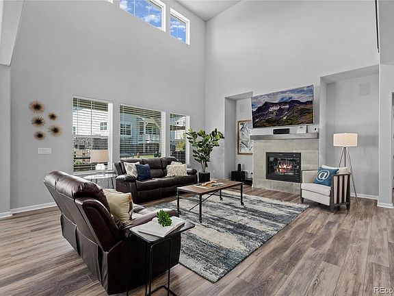 3rd image of 6751 S Valleyhead Ct