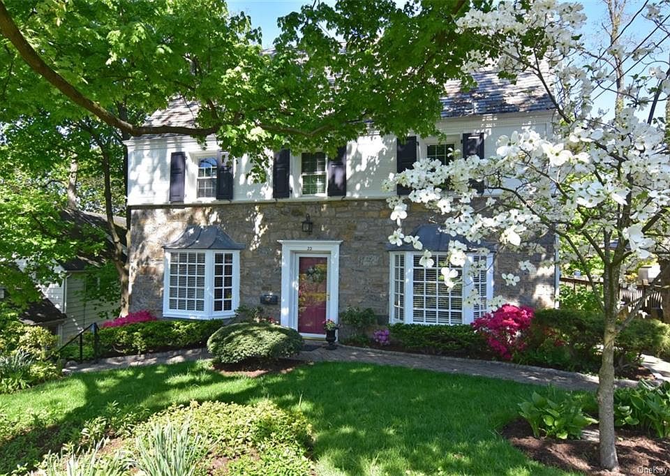 1st image of 24 Marwood Ln