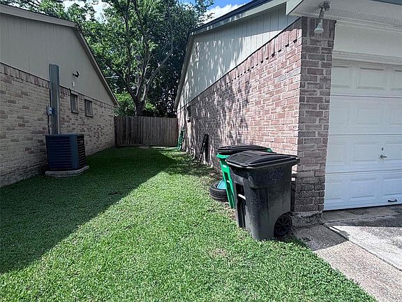 3rd image of 4419 Mossygate Dr