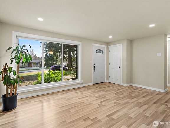 5th image of 3012 SW 102nd Street