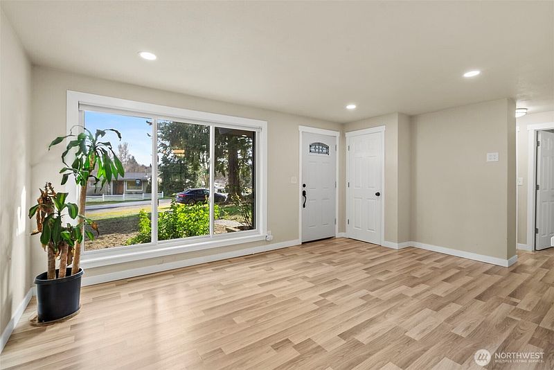 4th image of 3012 SW 102nd Street