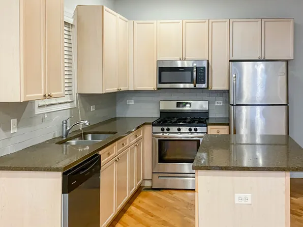 2736 N Wayne Ave #1, Chicago, IL 60614